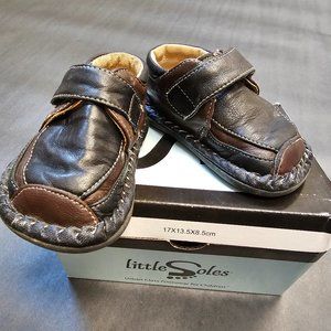 Little Soles brown & black infant boy shoes- Size 3